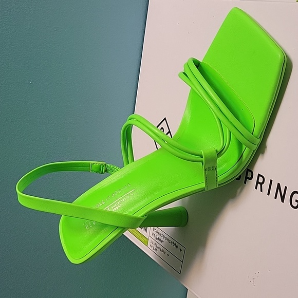 Call it Spring, size 6.5, Neon Green - Picture 4 of 5